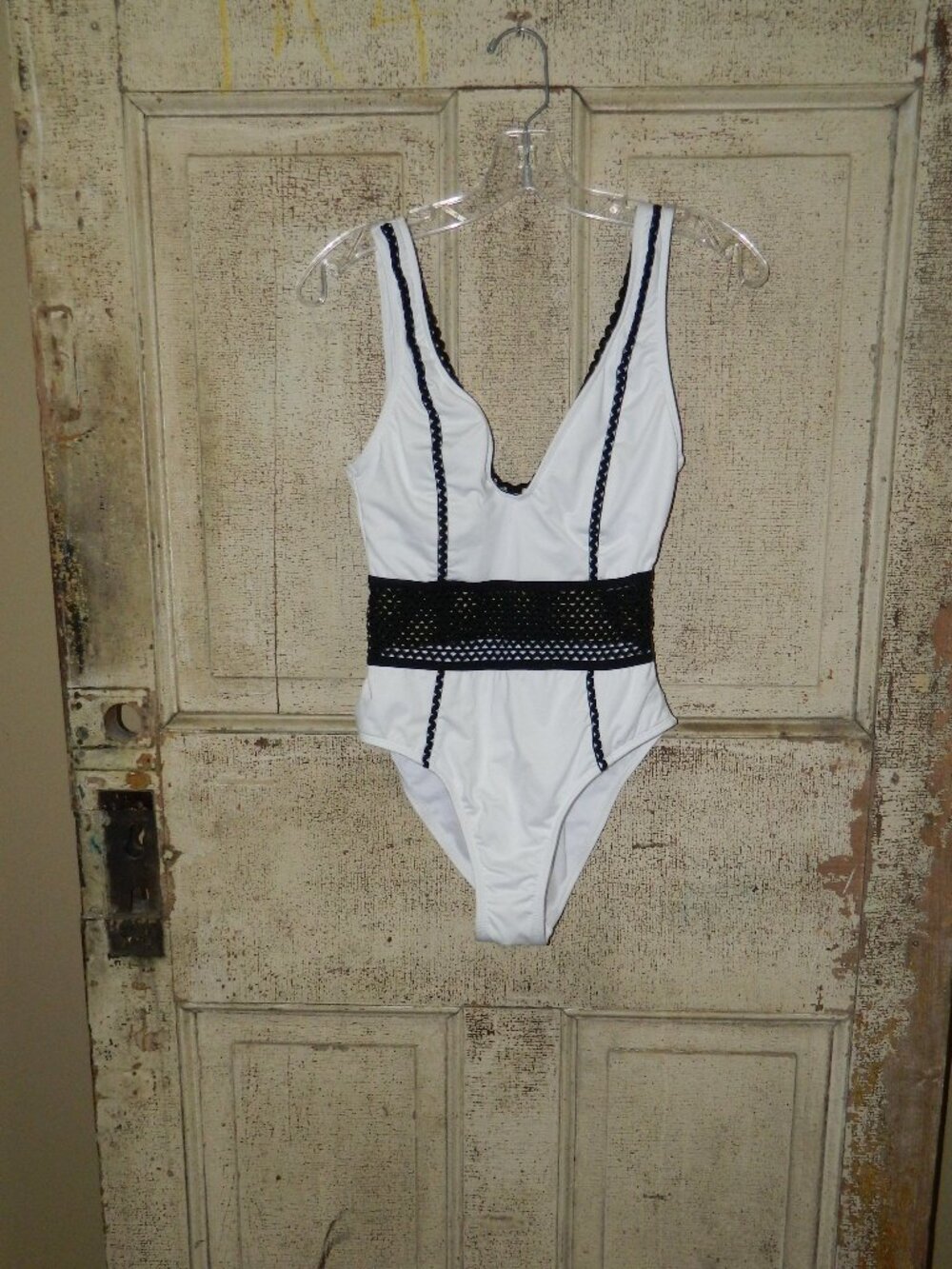 Kenneth Cole White & Black Crochet One Pc Swimsuit Sz S/M (XX-43) READ